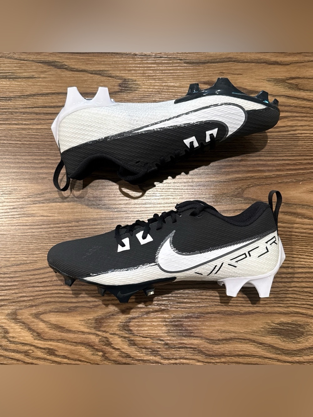 Size 9.5 Nike Vapor Edge Speed 360 2 Football Cleats Black/White DA5455-001
